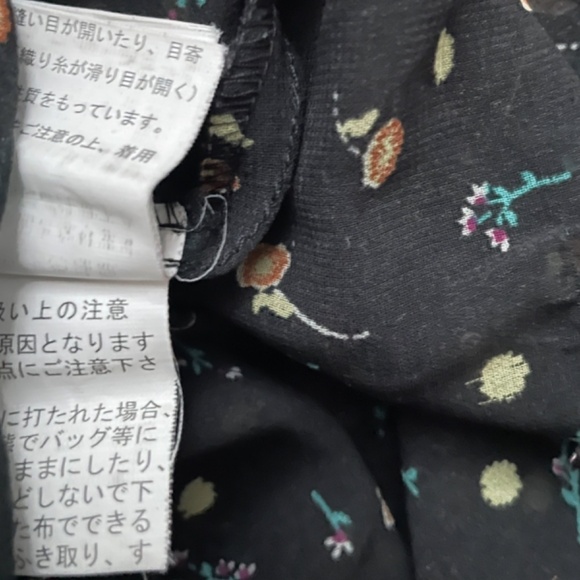 Lowry’s Farm Japanese Brand Black Floral Top Size Medium - Picture 4 of 9